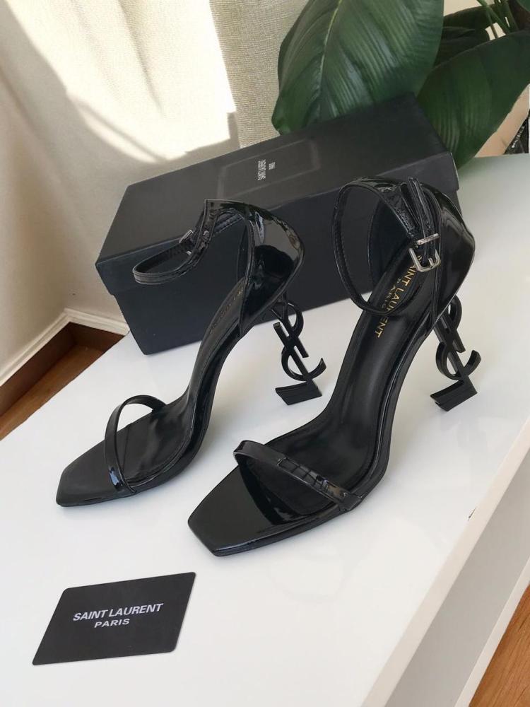 كعب سان لوران Saint Laurent - الخطوة الانيقة