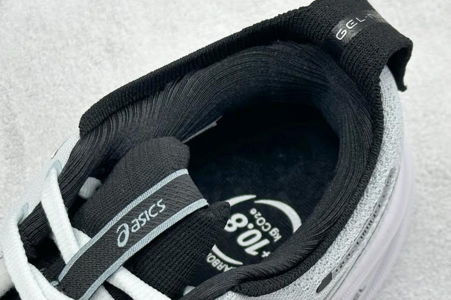 حذاء اسكس Asics جيل نيمبوس 26 المريح - ASI-OU-114-ES