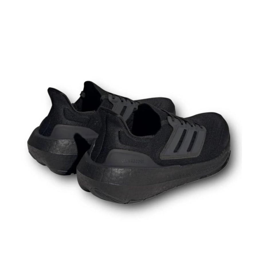 حذاء اديداس الترابوست اسود / Adidas ultraboost black shoes