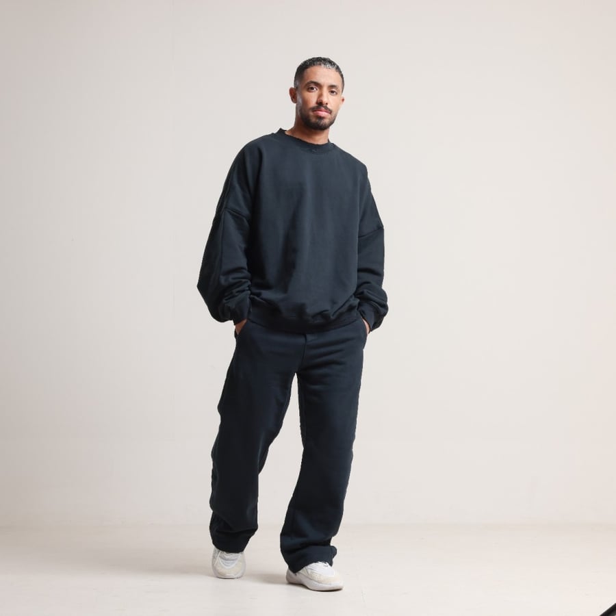 طقم سويت شيرت و بنطال رياضي كاجوال  - لون أسود |Casual sweatshirt and sweatpants set
