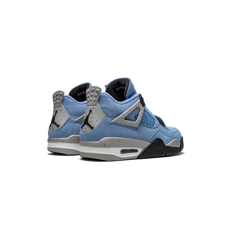 حذاء اير جوردن بلو سويدي جوردان 4 ريترو يونيفيرسيتي بلو | Air Jordans Blue Suede Jordan 4 Retro University Blue Sneakers