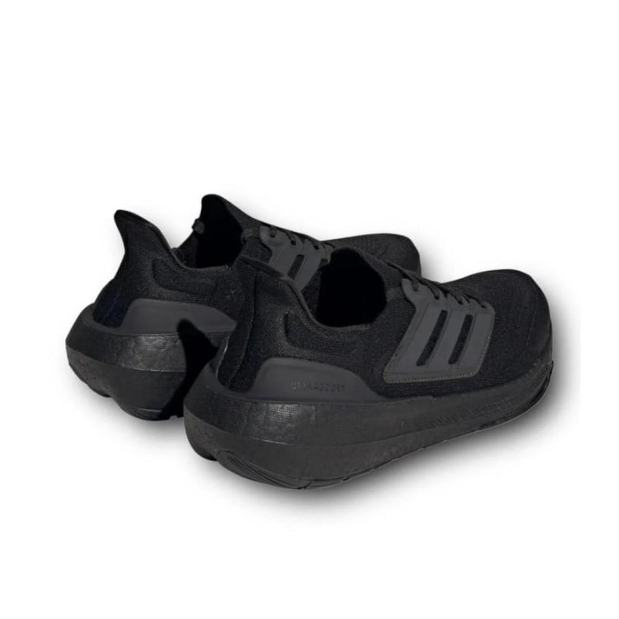 حذاء اديداس الترابوست اسود / Adidas ultraboost black shoes