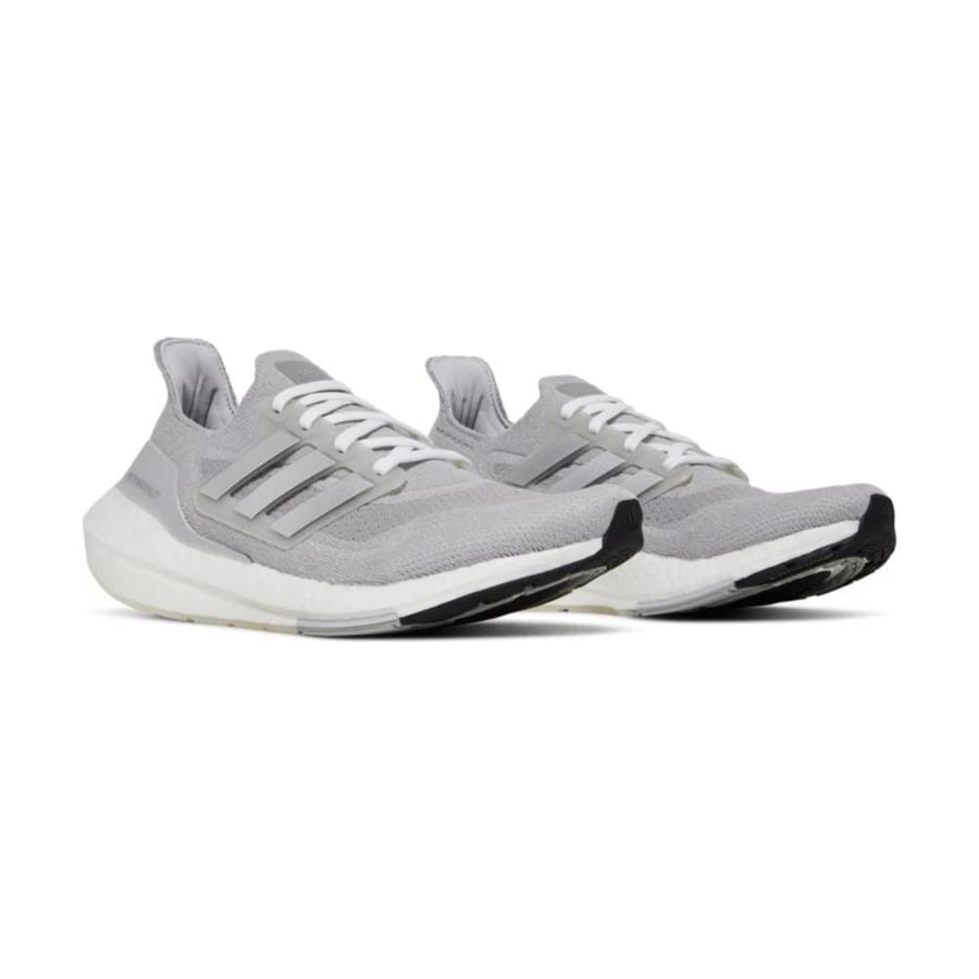 حذاء اديداس الترابوست رمادي / Adidas ultraboost grey shoes