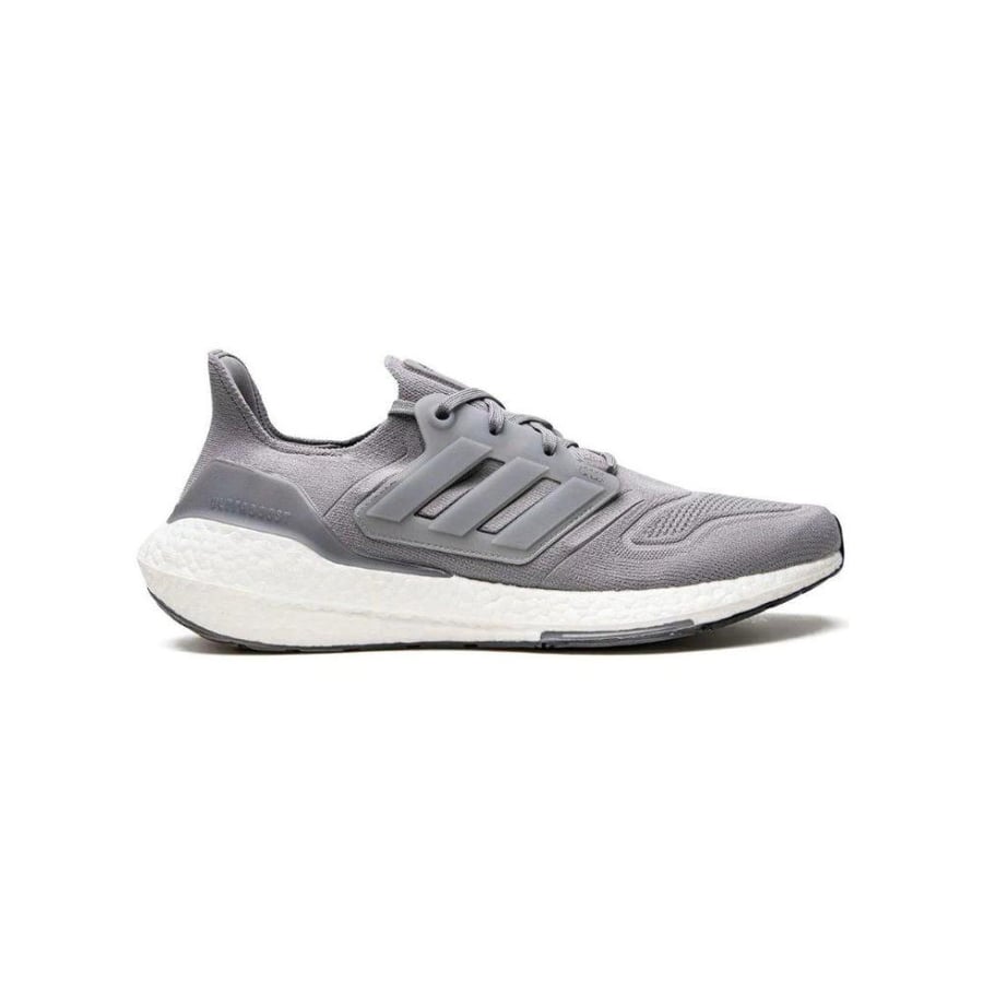 حذاء اديداس الترابوست رمادي فاتح / Adidas ultraboost light grey shoes
