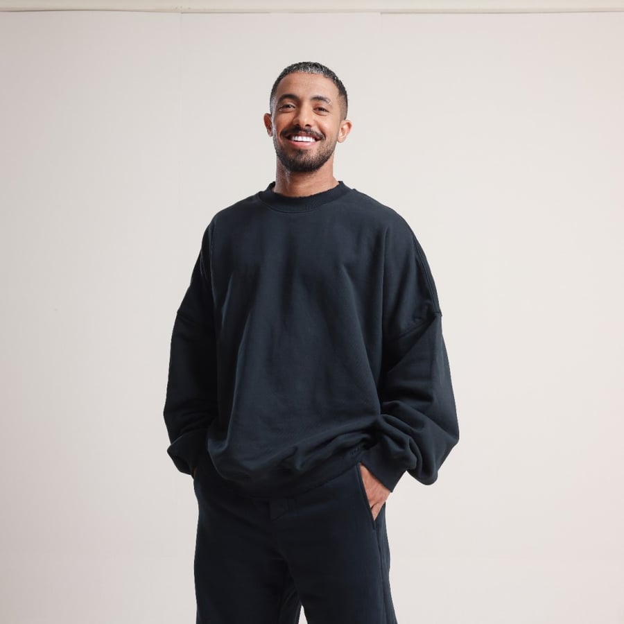 طقم سويت شيرت و بنطال رياضي كاجوال  - لون أسود |Casual sweatshirt and sweatpants set