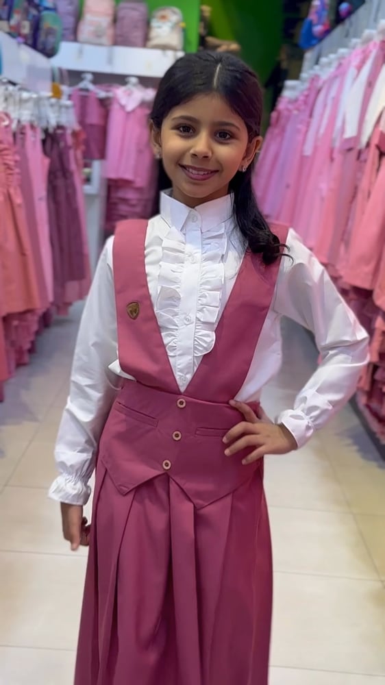 Pink apron, carrier, Kelsey pocket