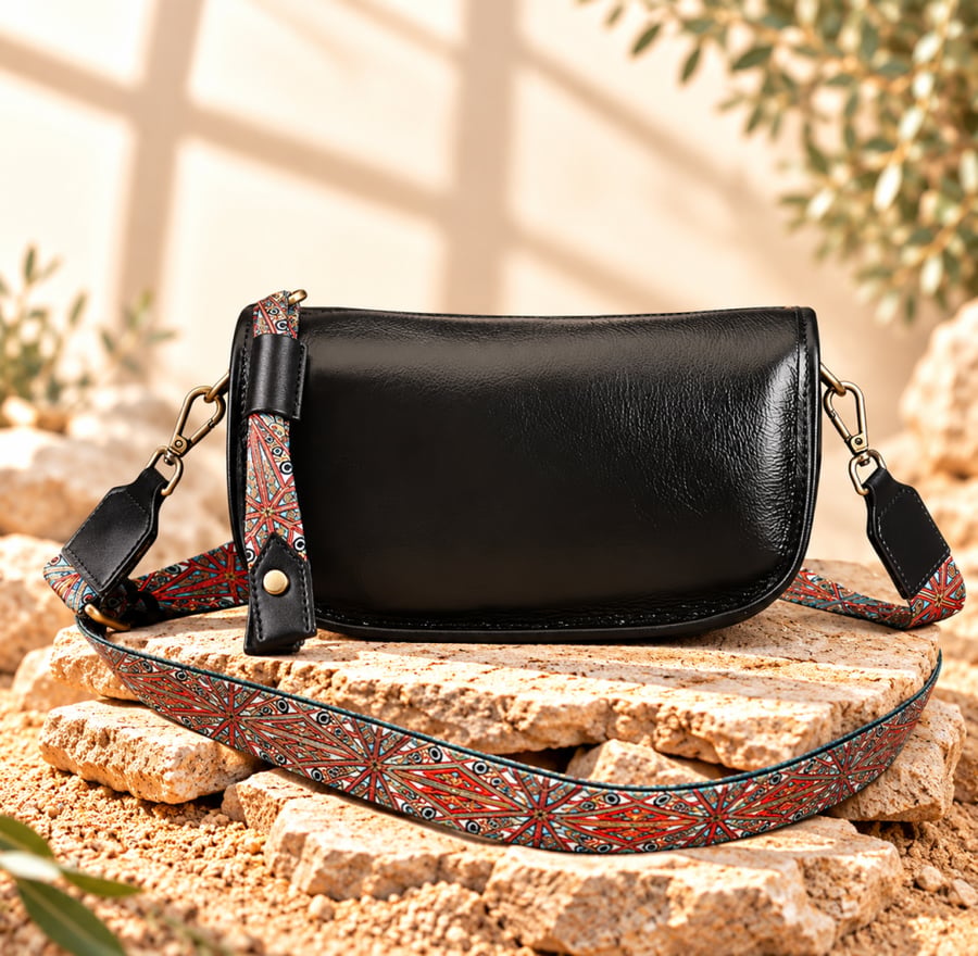 Women's handbag, made of genuine leather, practical and elegant design, suitable for everyday use, black color