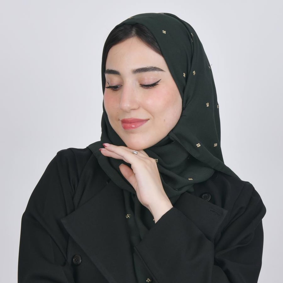 طرحه حرير بلون اخضر زيتي بتطريز زهور ذهبيه متفرقه
