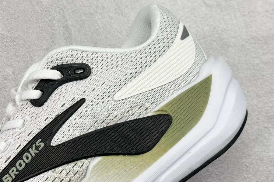 Brooks Ghost Max 3