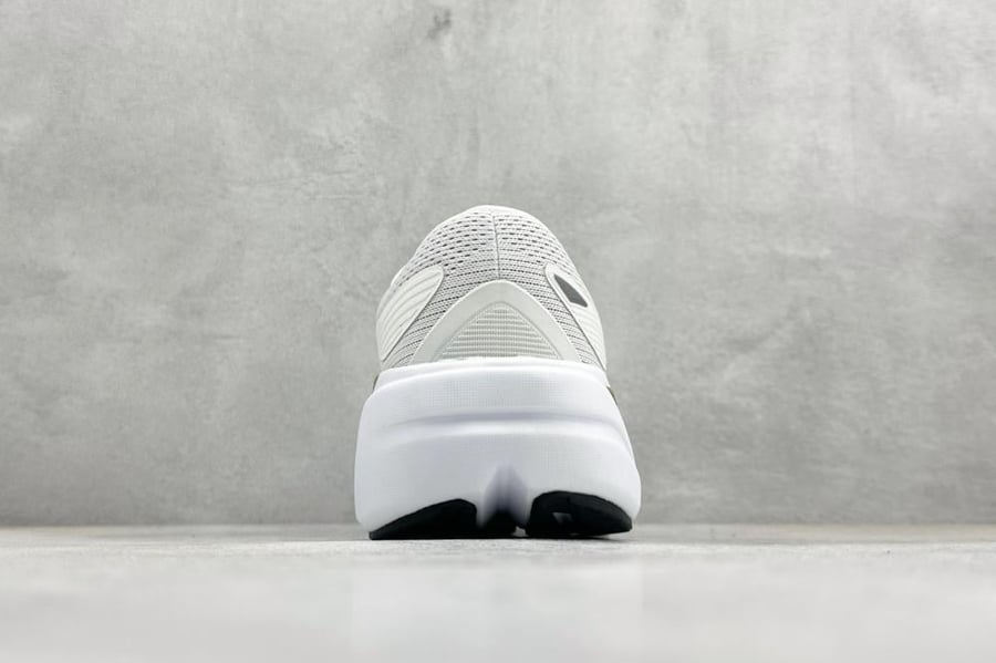 Brooks Ghost Max 3