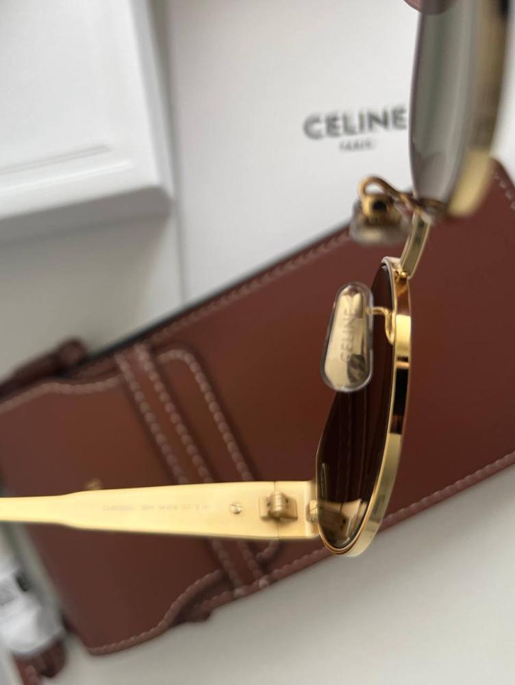 نظارة celine مع كامل الملحقات الكيس عند التوفر
