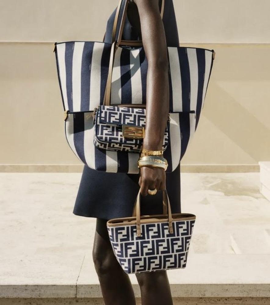 حقيبة فندي tote bag صغيرة