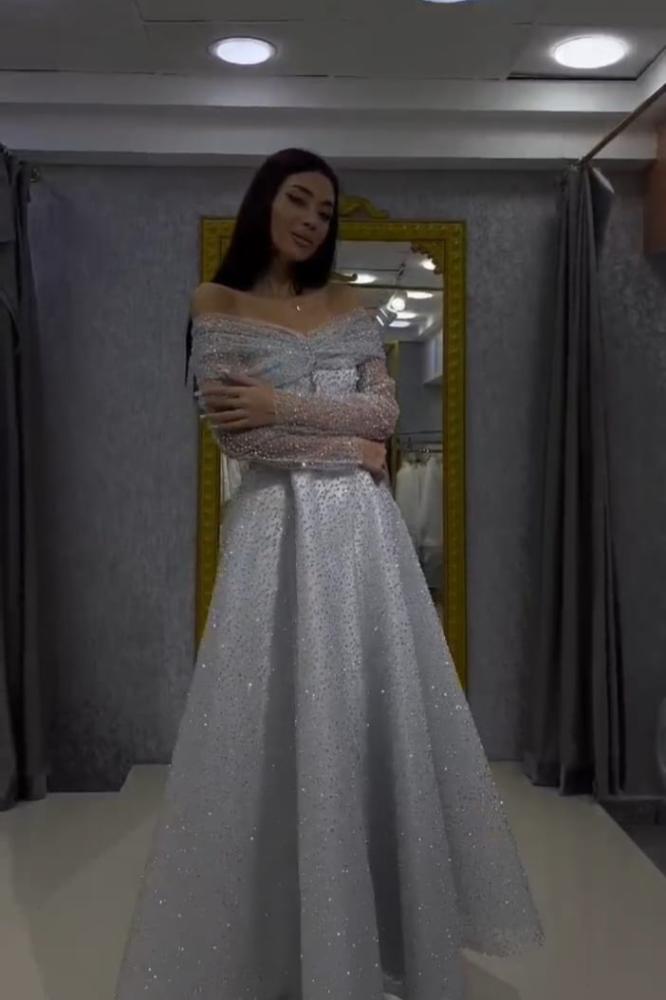 Evening dress embroidered off-shoulder