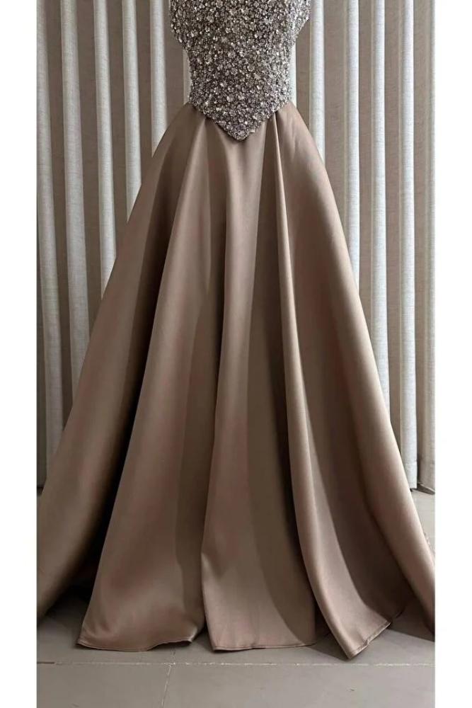 فستان رائدة