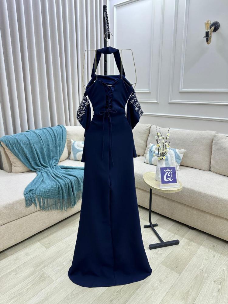 Off-shoulder story dress