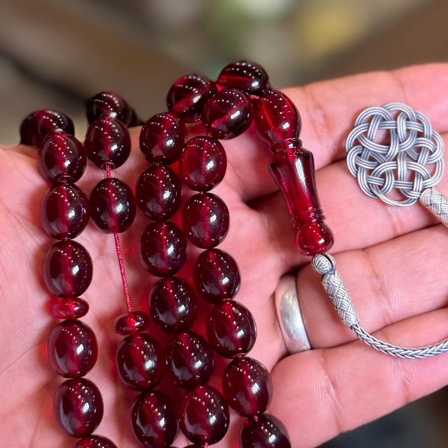 Saffron-colored, garnet, with silver F090
