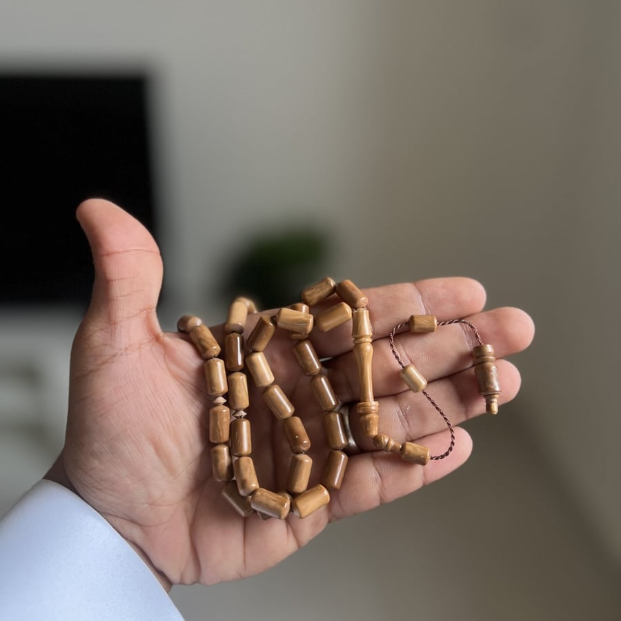 Medium-sized coconut wood