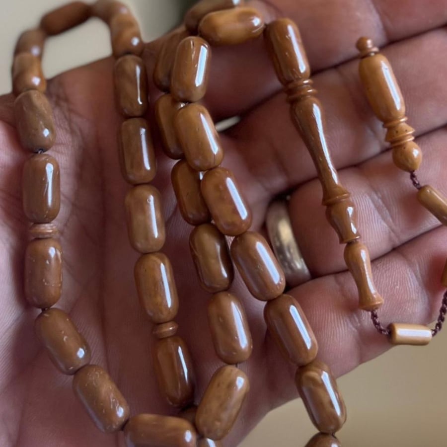 Medium-sized coconut wood