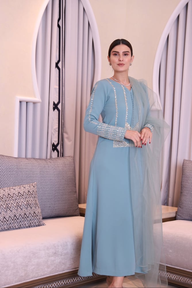 فستان مشغول يدويًا مفصّل حسب المقاس | B2427