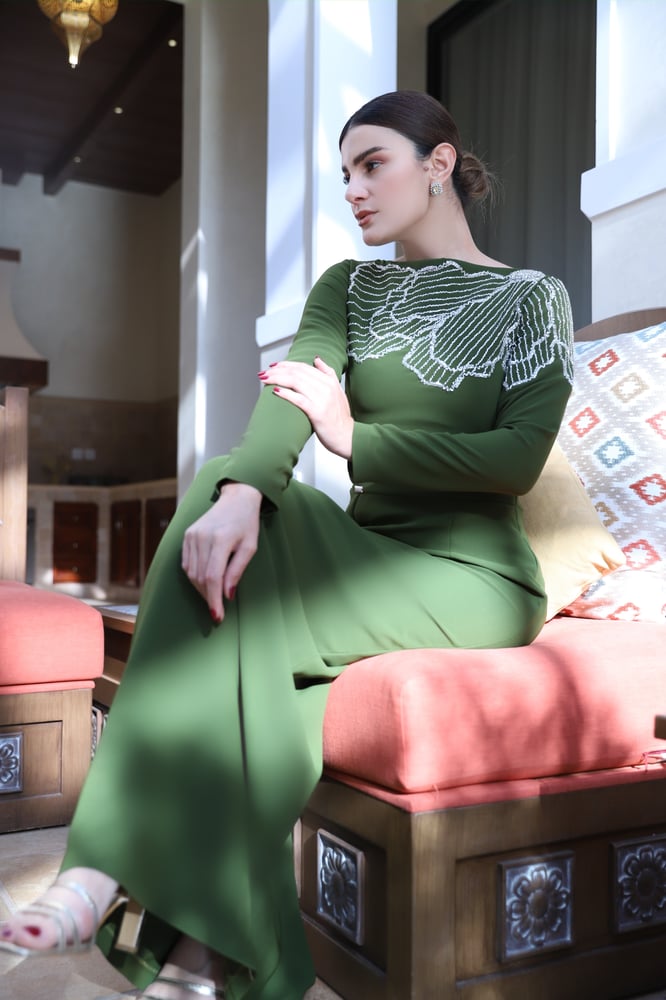 فستان كريب مشغول يدويًا – أخضر | B2407