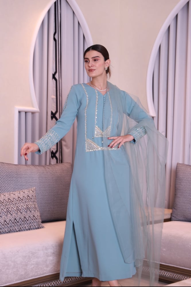 فستان مشغول يدويًا مفصّل حسب المقاس | B2427