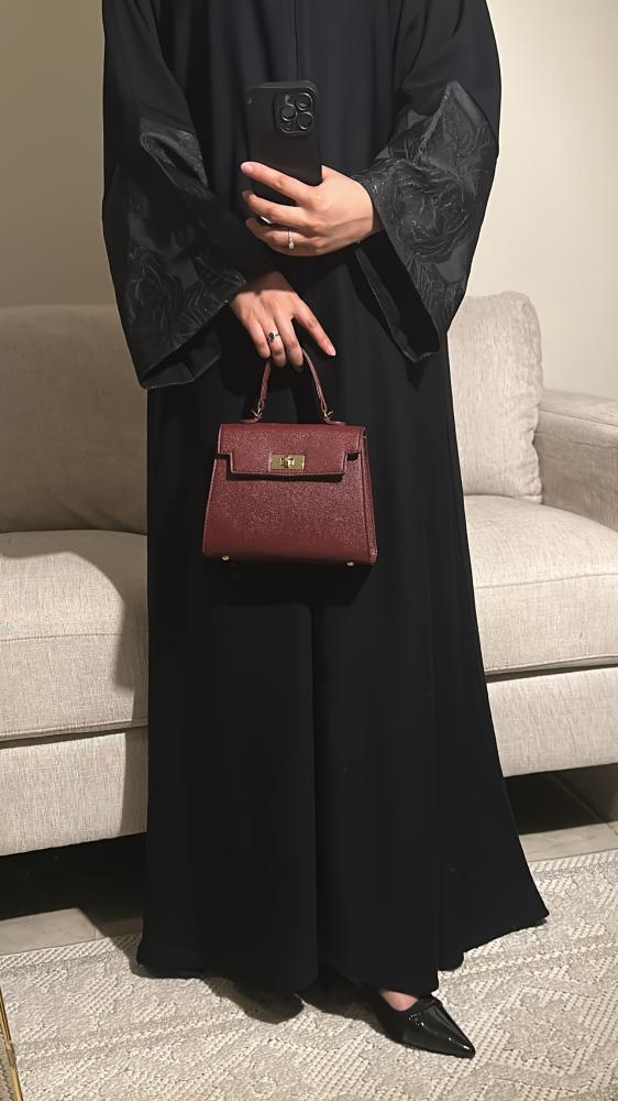 عباية من قماش الانترنت مع الجاكار