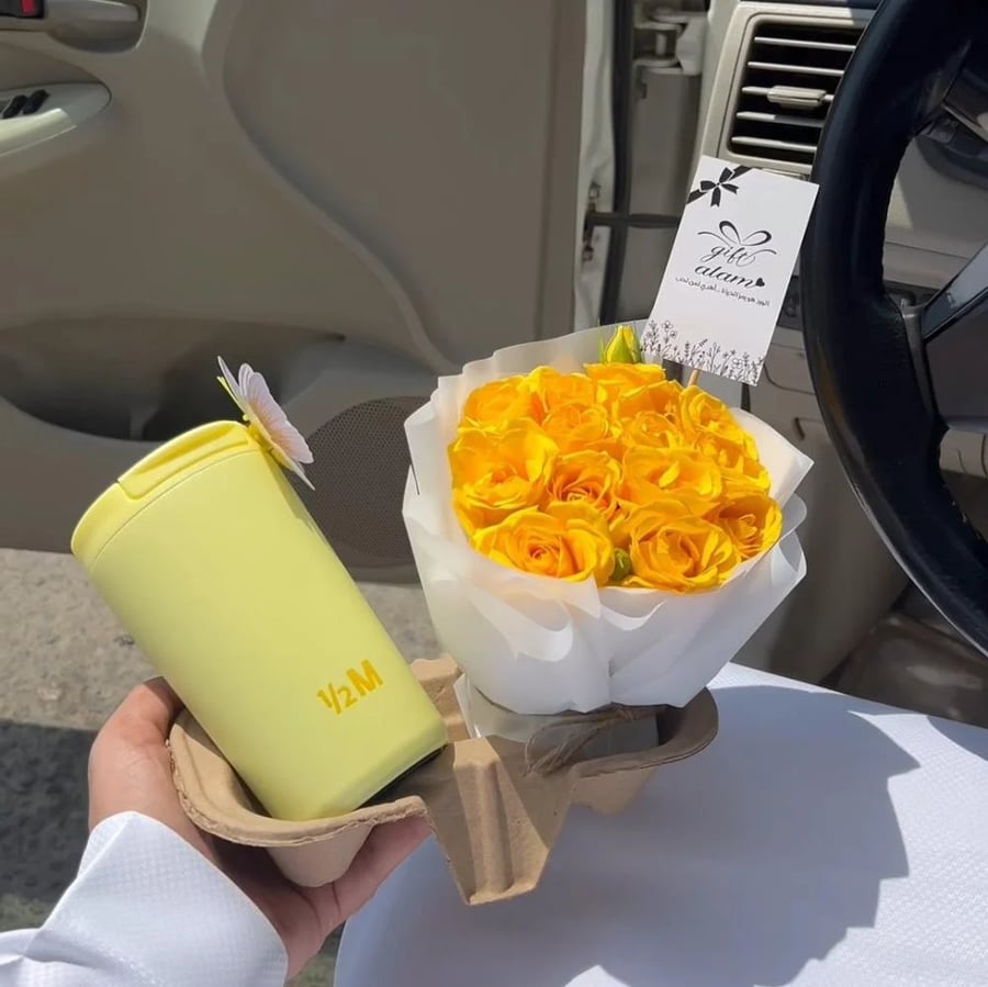 كوب هاف مليون الصيفي مع باقة ورد توصيل فوري الرياض