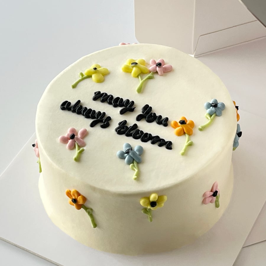 6inch Mini Daisies Cake