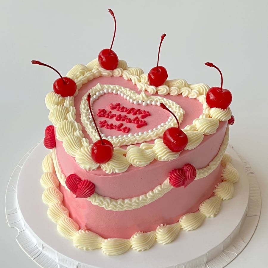 8inch Heart Cake cream cheese