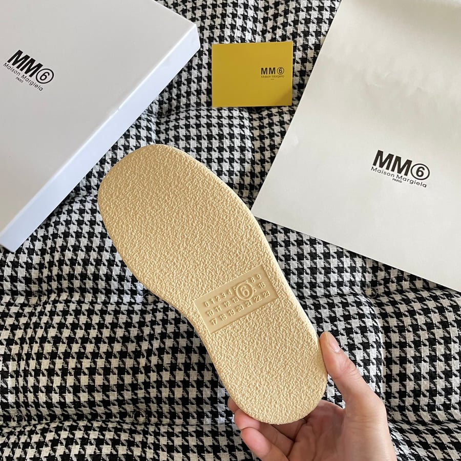 أحذية Maison Margiela رياضية من الجلد الطبيعي ذات مقدمة واسعة