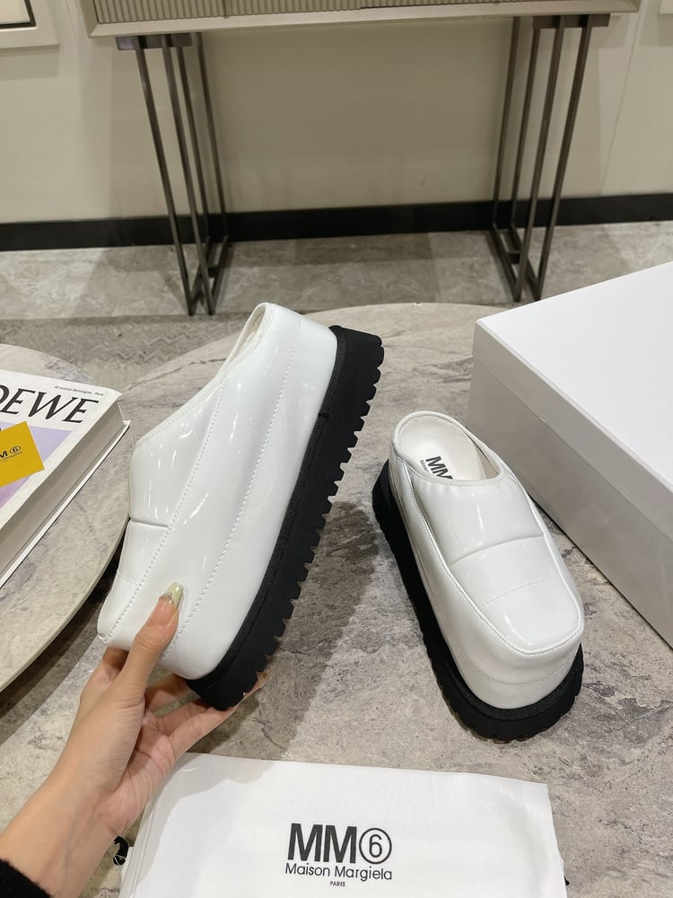 أحذية MM6 Margiela الجديدة ذات النعل السميك
