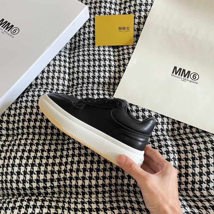 أحذية Maison Margiela رياضية من الجلد الطبيعي ذات مقدمة واسعة