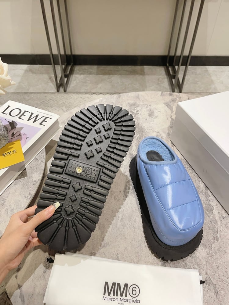 أحذية الثلج الجديدة Margiela ذات النعل السميك