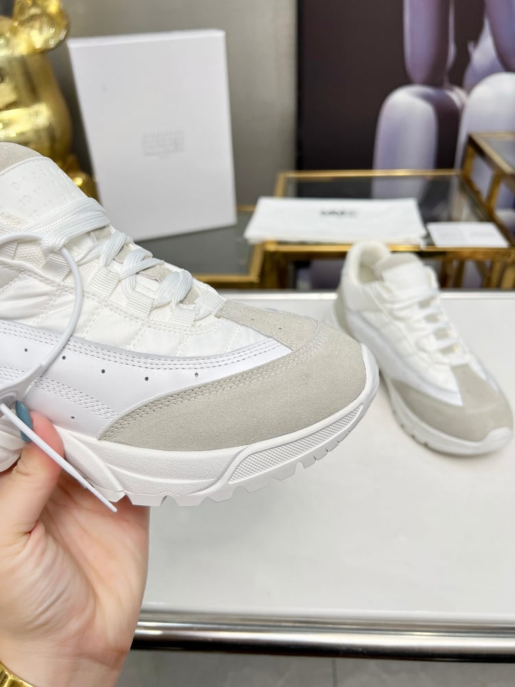 حذاء رياضي كلاسيكي كاجوال من Maison Margiela