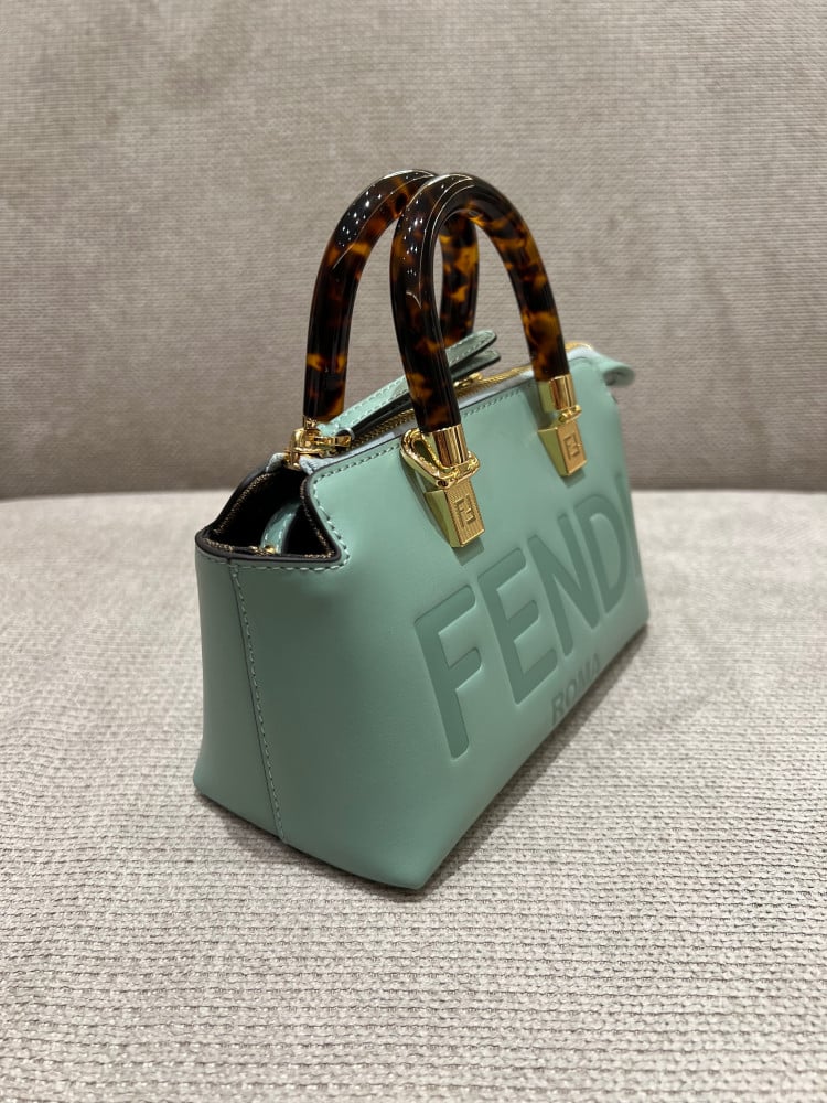 فندي باي ذا وي مقاس 20.5cm