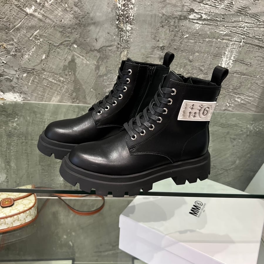 حذاء الكاحل Margiela بسحاب جانبي ورباط