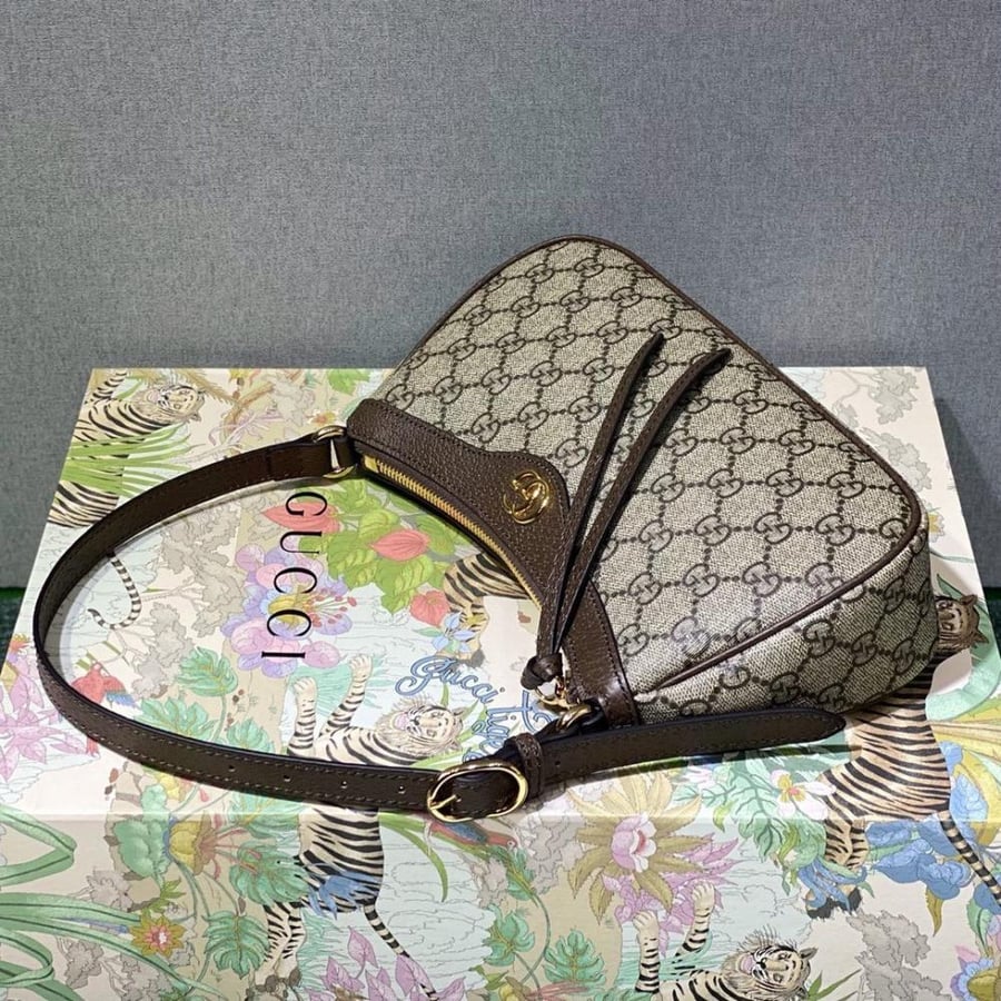 قوتشي مقاس 25cm