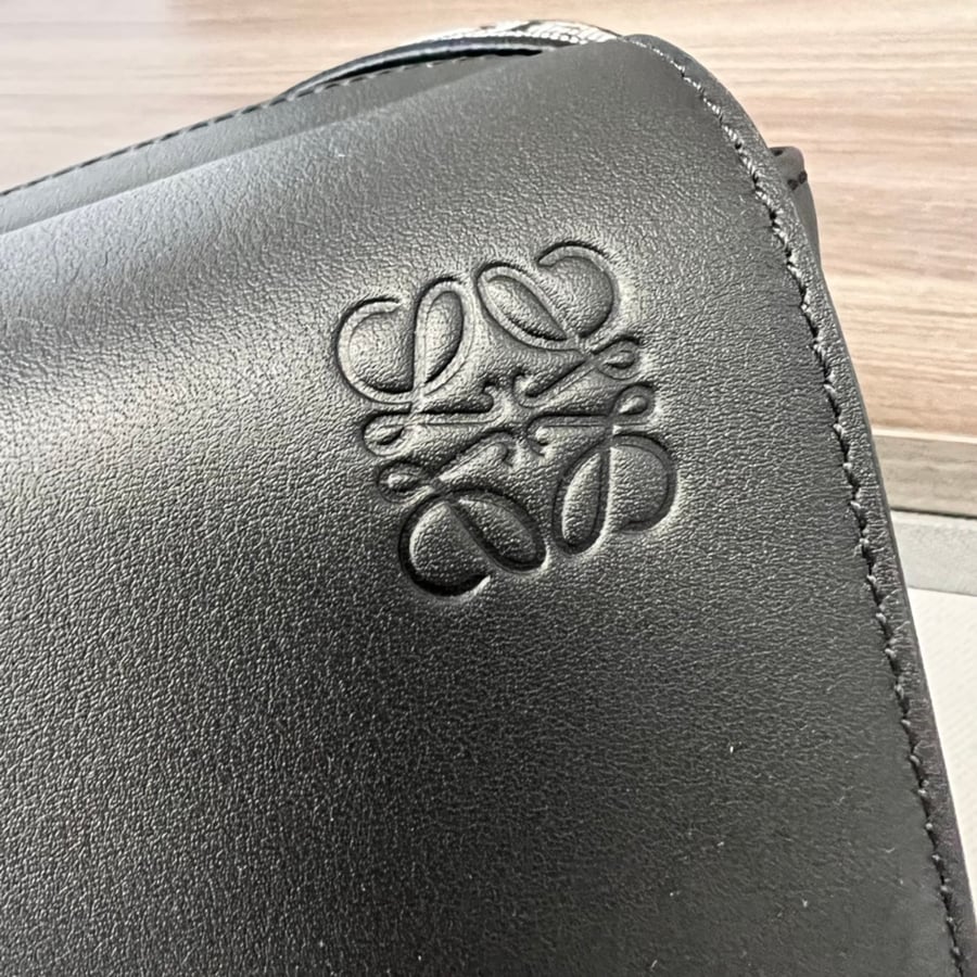 حقيبة رسول عسكرية من Loewe XS