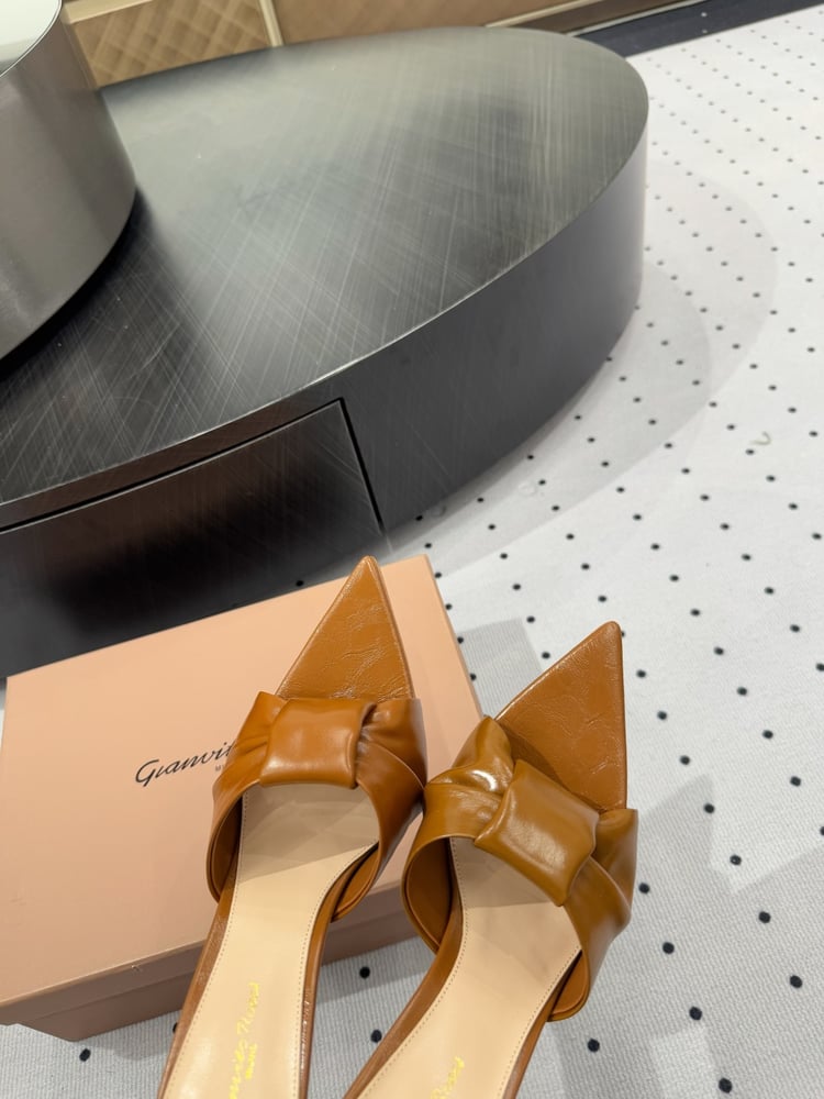 كعب Gianvito Rossi