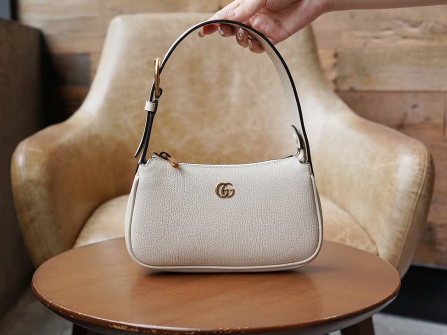 قوتشي Aphrodite مقاس 21cm