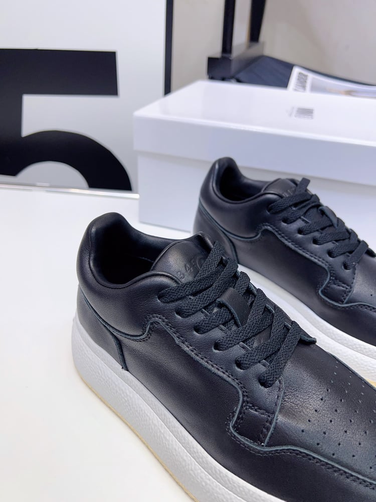 حذاء رياضي كاجوال Margiela MM6 جديد برأس مربع ومقعد سميك