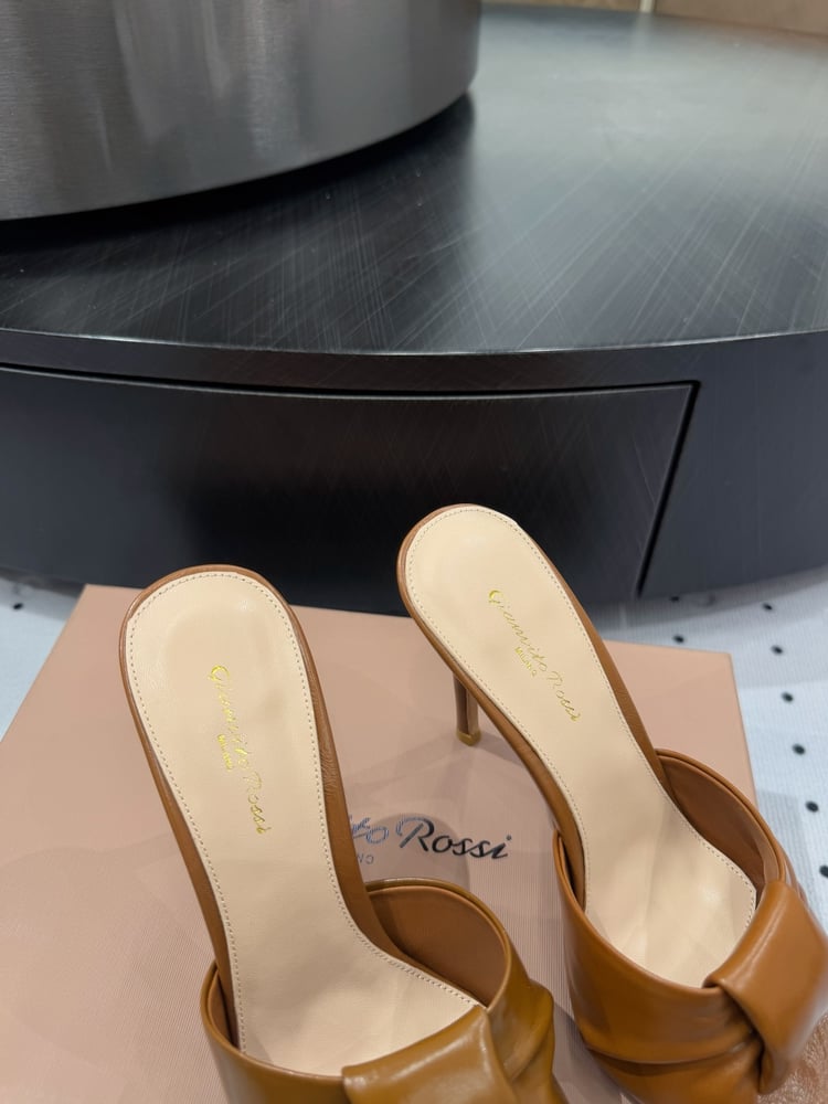 كعب Gianvito Rossi