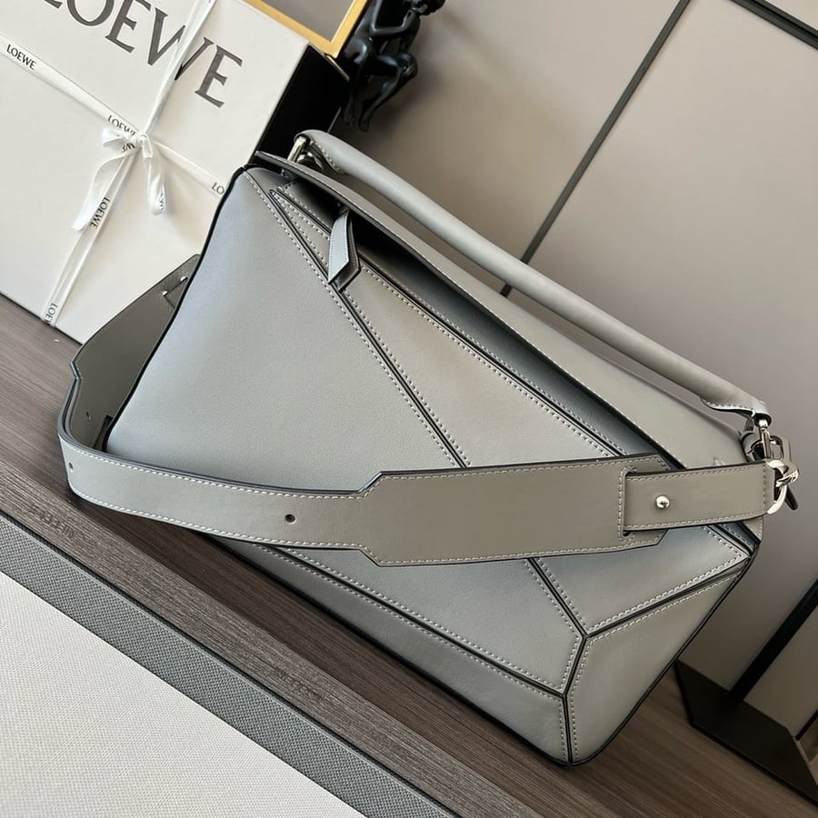 حقيبة Loewe Puzzle - Black Stripe - رمادي فاتح
