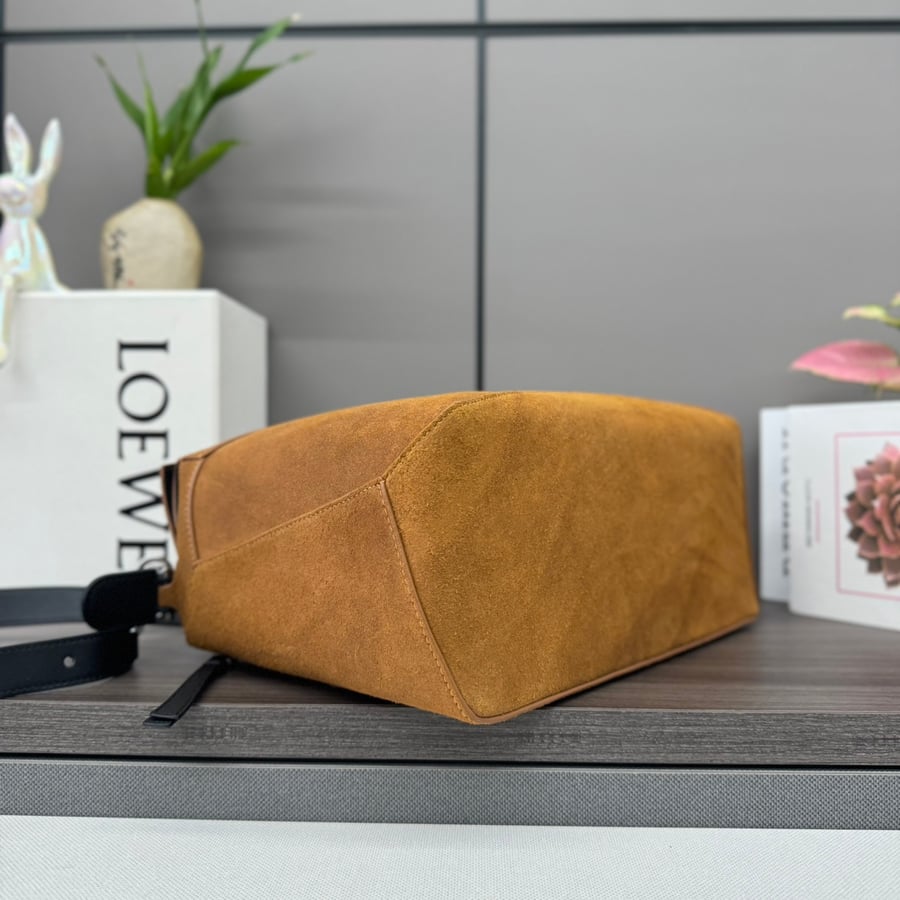 حقيبة يد على شكل لغز من قماش قطني متعرج ​​LOEWE