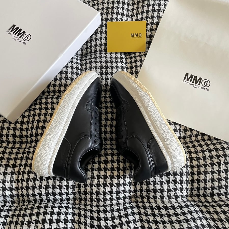 أحذية Maison Margiela رياضية من الجلد الطبيعي ذات مقدمة واسعة