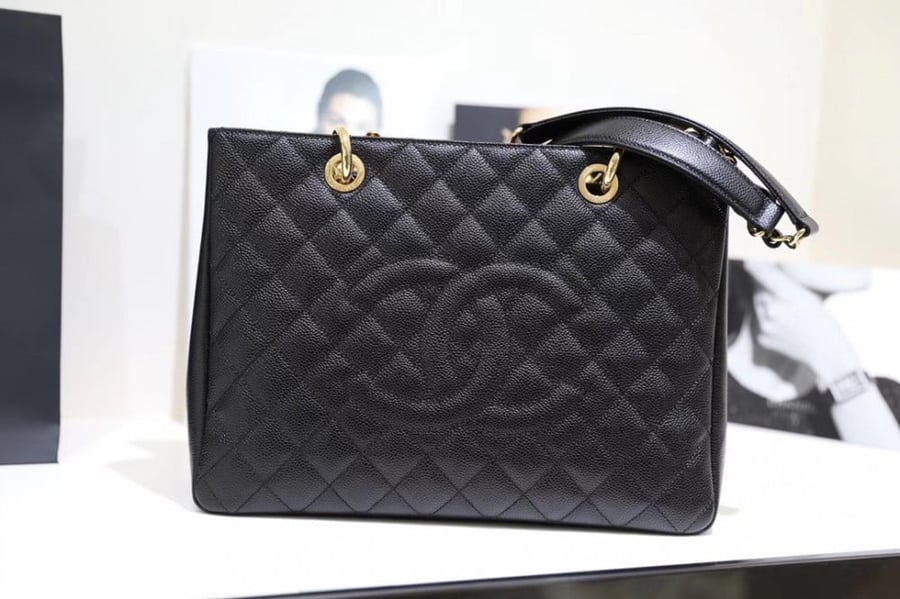 شانيل باق شوبنق مقاس 34cm