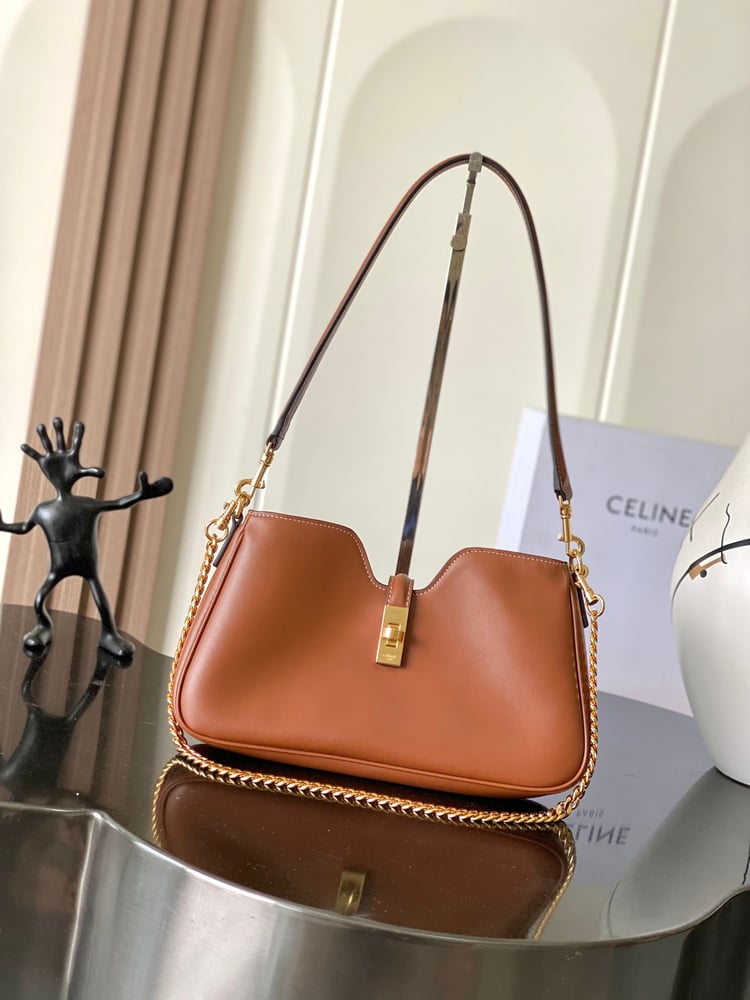 CELINE حقيبة كاميل الجديدة بلون بني