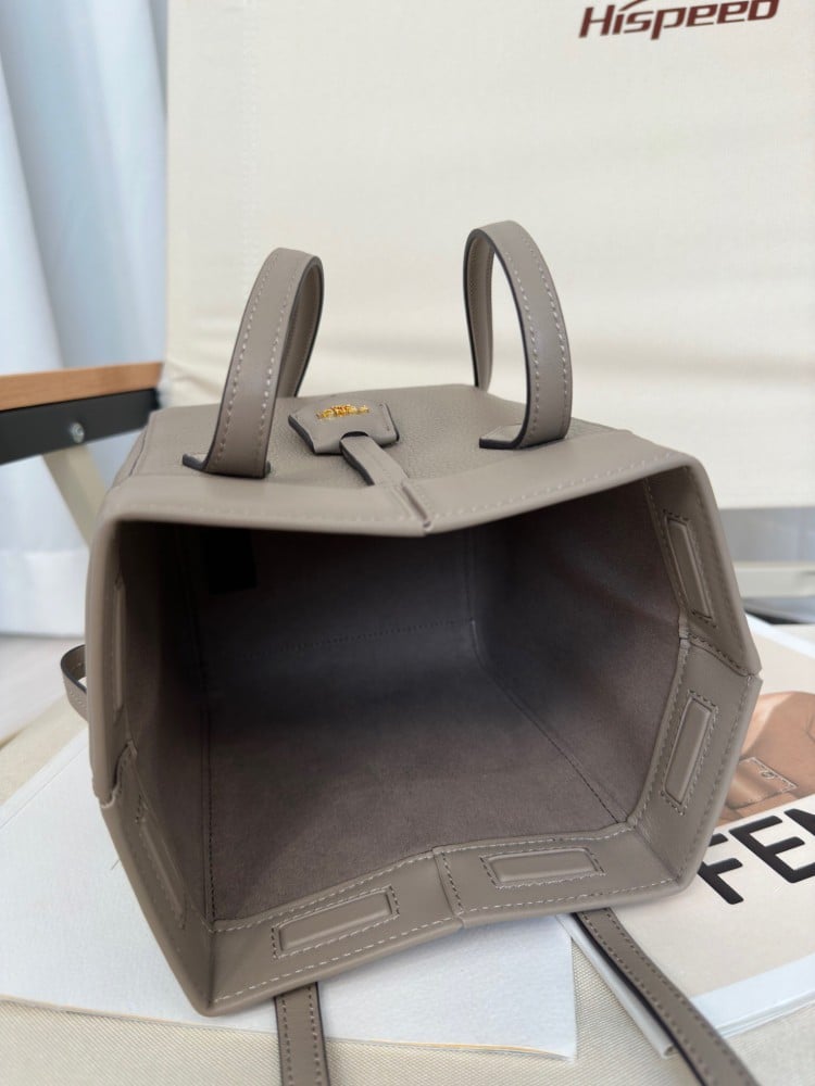 فندي Origami Mini مقاس 15cm