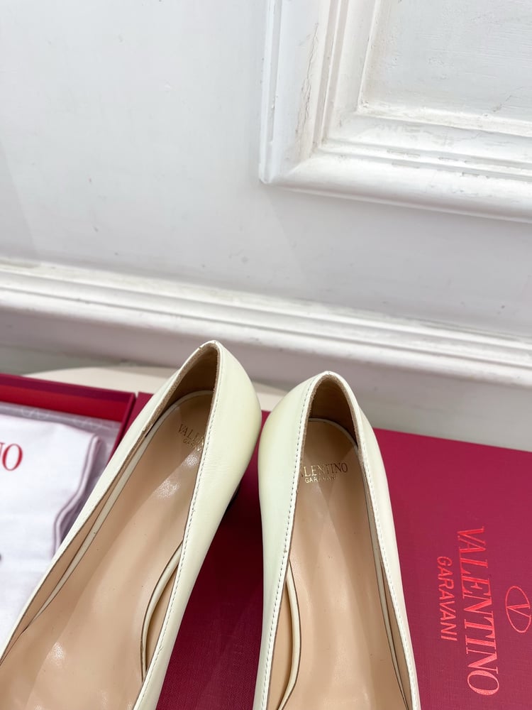 حذاء Valentino VALET DU ROI بكعب سميك باللون الأبيض