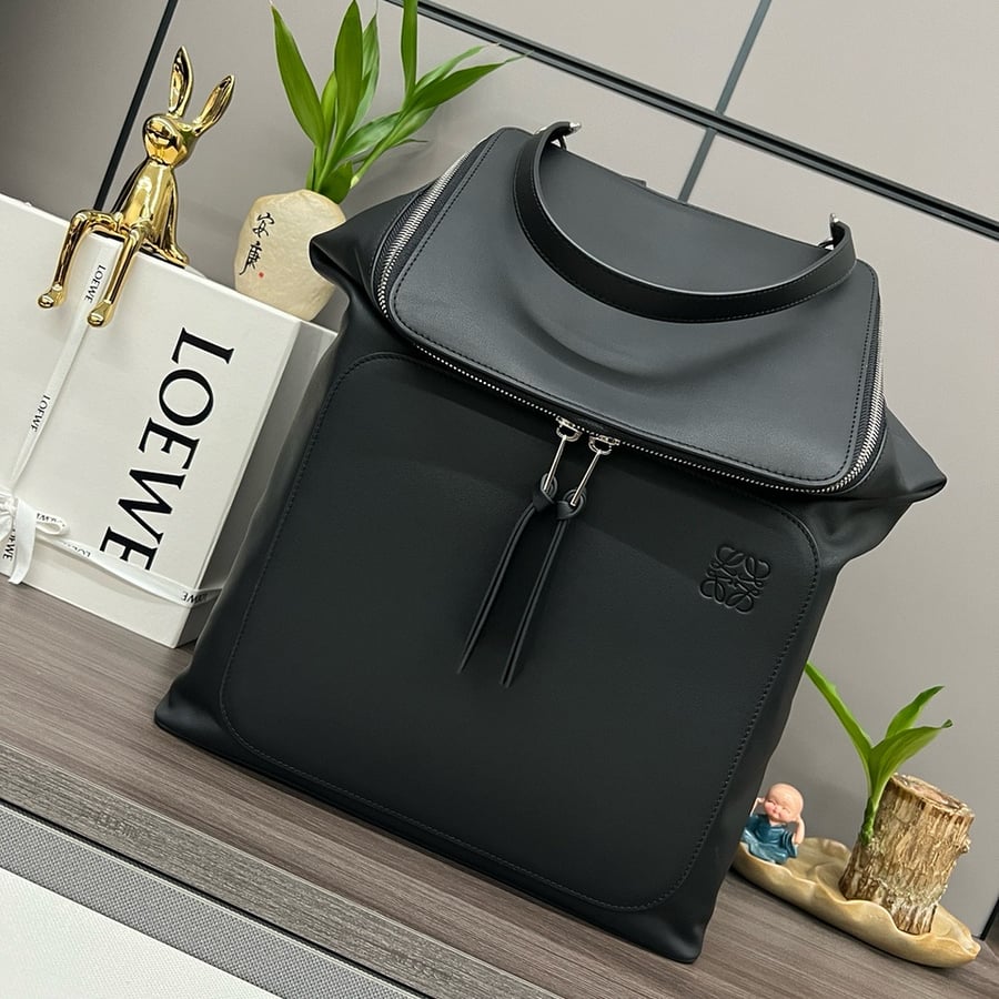 حقيبة ظهر Loewe Goya، فاخرة باللون الأسود